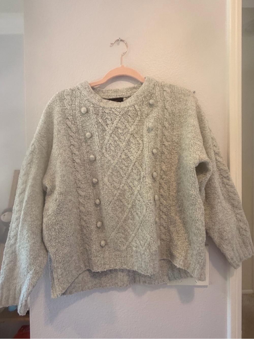Textured Cable-Knit Pom-Pom Crewneck Sweater - Light Gray